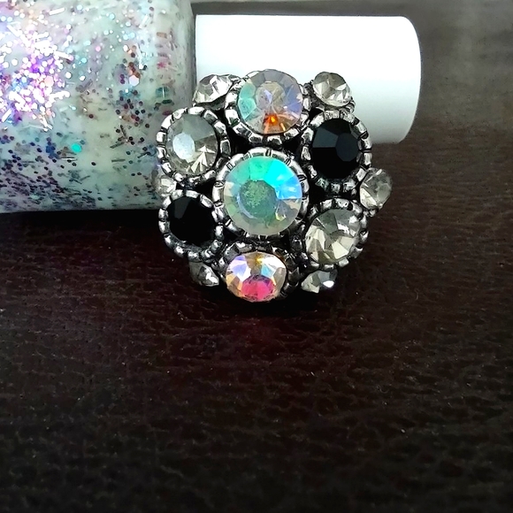 Bursting Crystals Cocktail Ring - Picture 4 of 12
